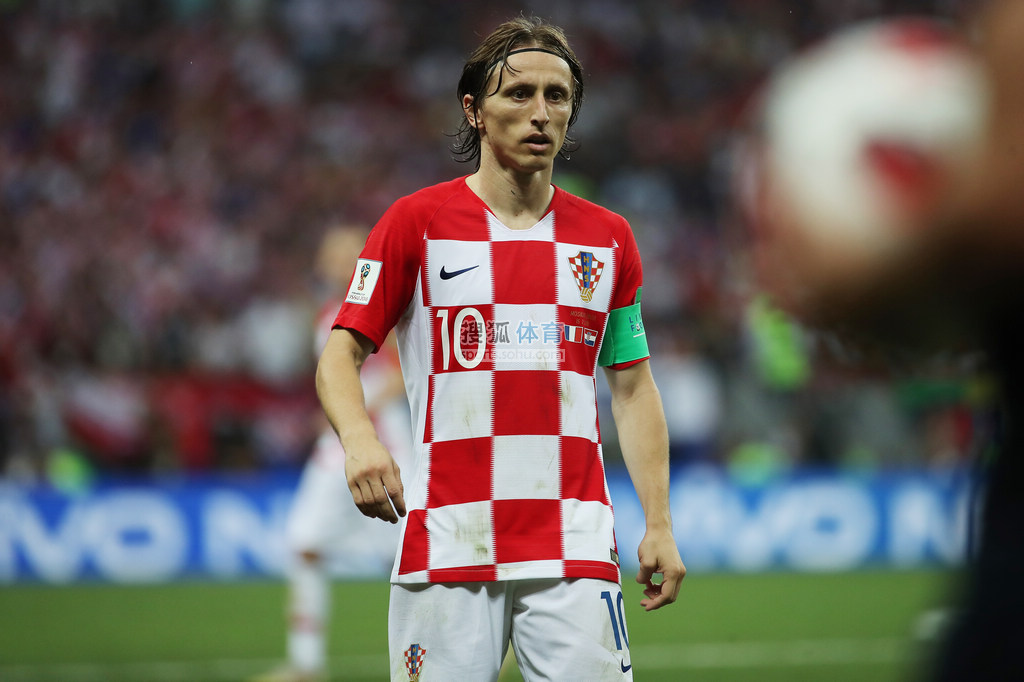 文班复出30分阿尔达马献制胜盖帽 灰熊主场险胜马刺