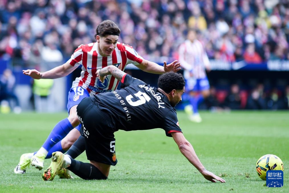 为什么现场记分板必须实时更新球员的OPS数据而非仅仅打击率